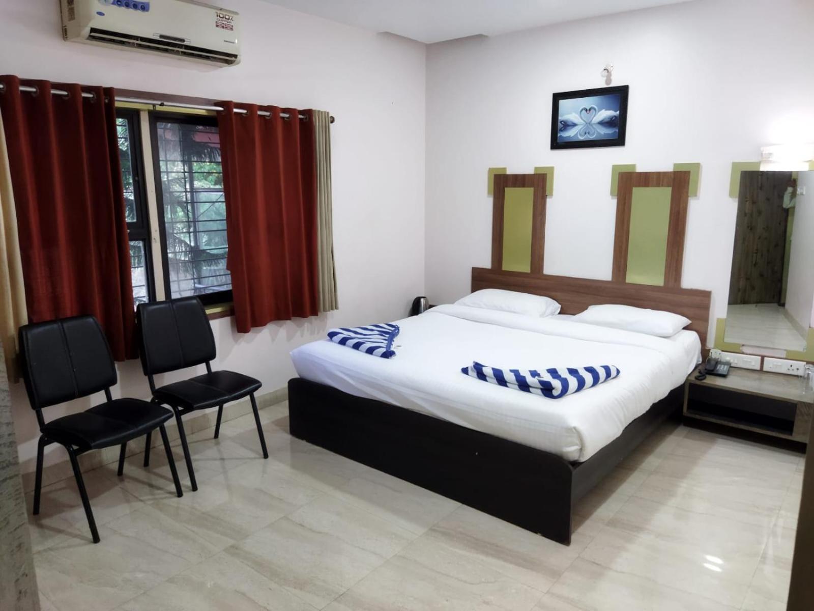 Hotel Laxmi Residency Лонавла Екстер'єр фото