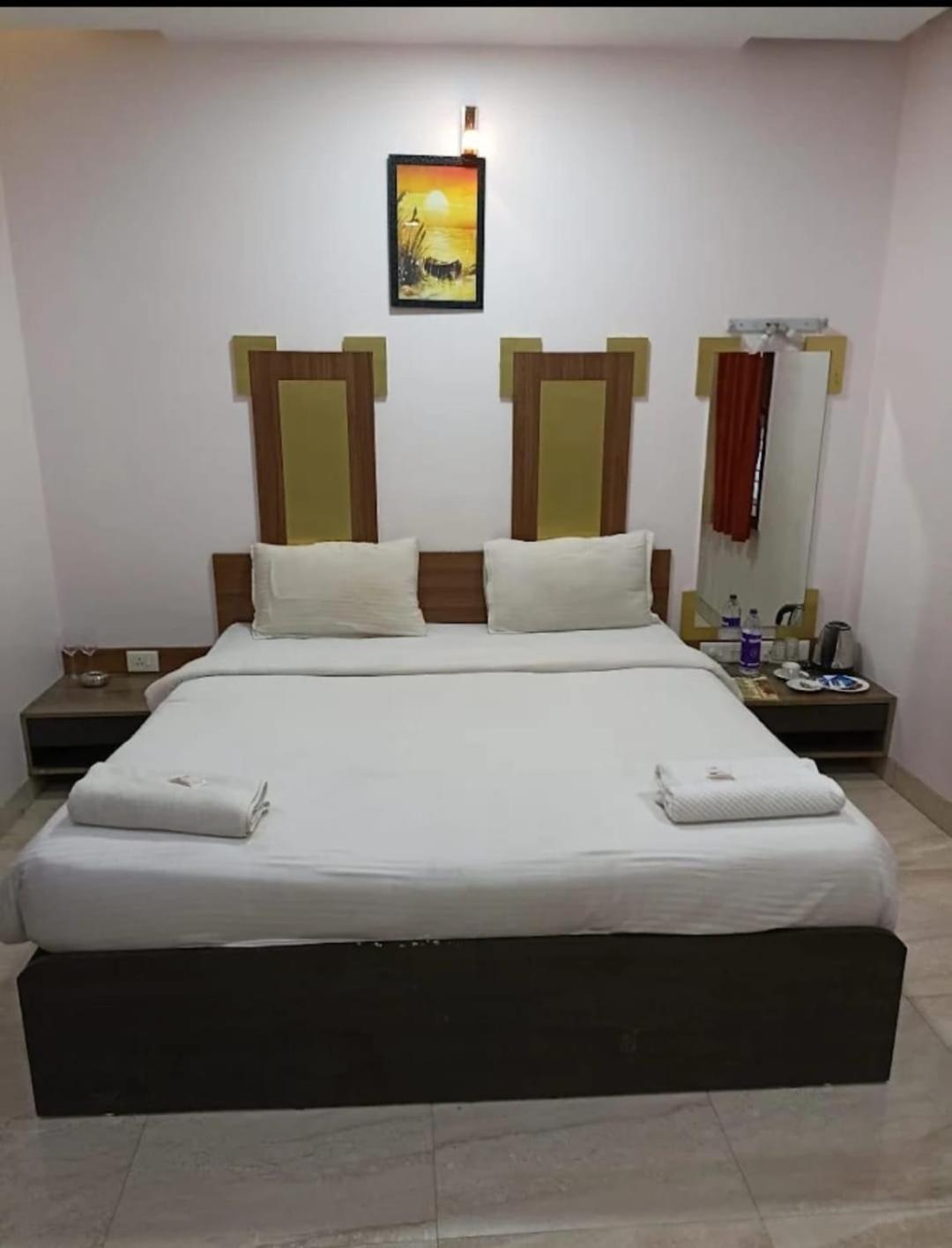 Hotel Laxmi Residency Лонавла Екстер'єр фото