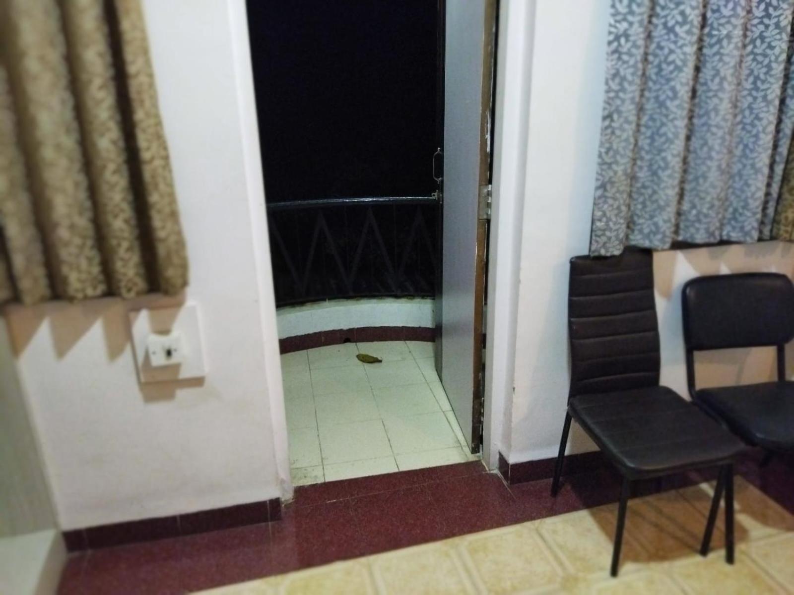 Hotel Laxmi Residency Лонавла Екстер'єр фото
