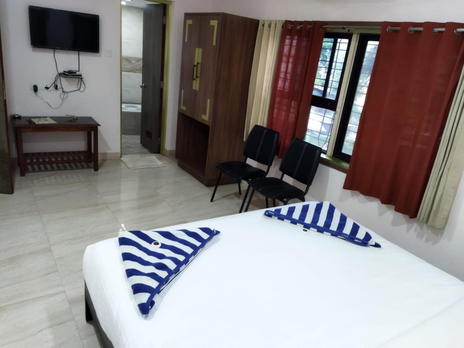 Hotel Laxmi Residency Лонавла Екстер'єр фото