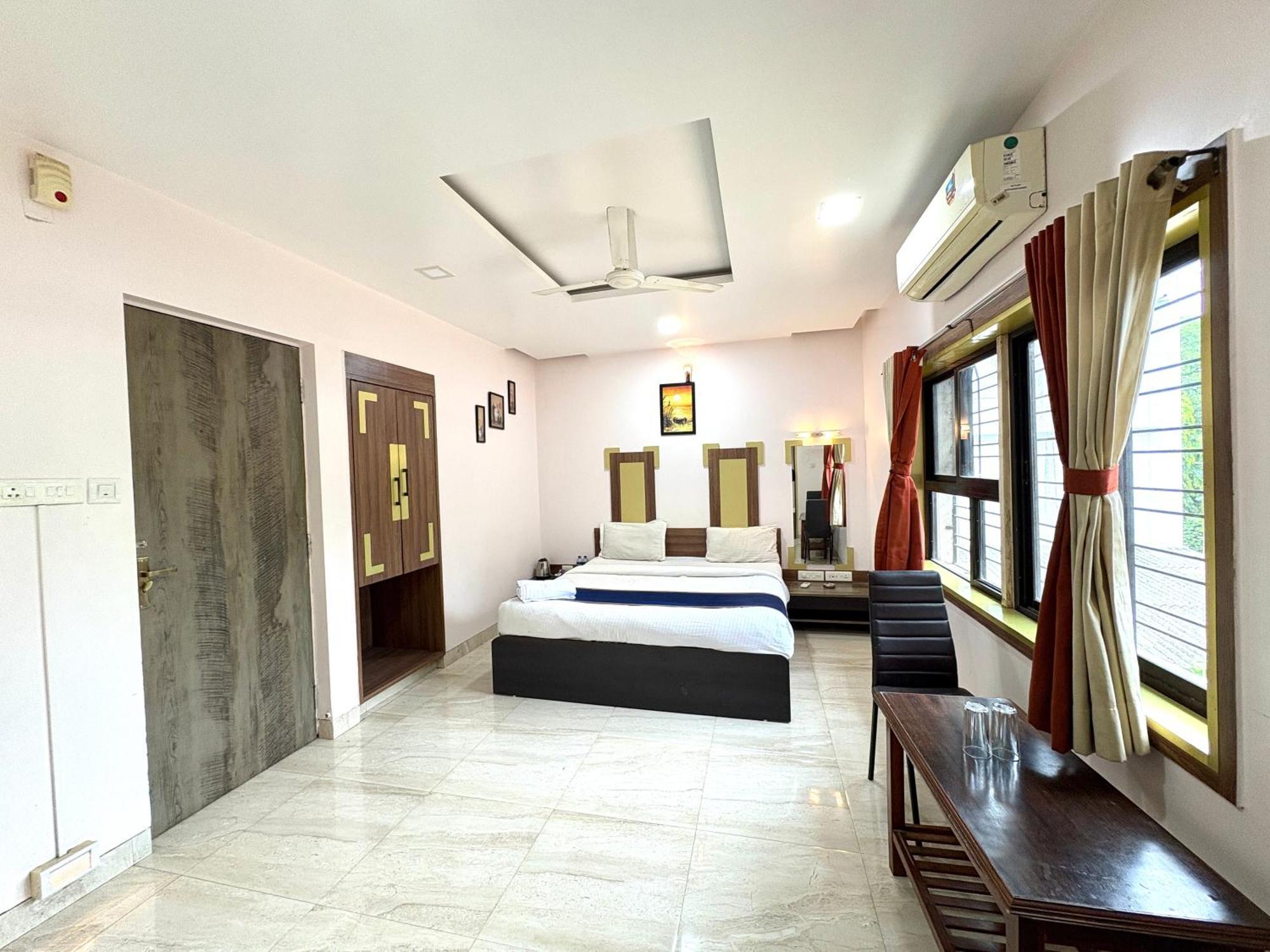 Hotel Laxmi Residency Лонавла Екстер'єр фото