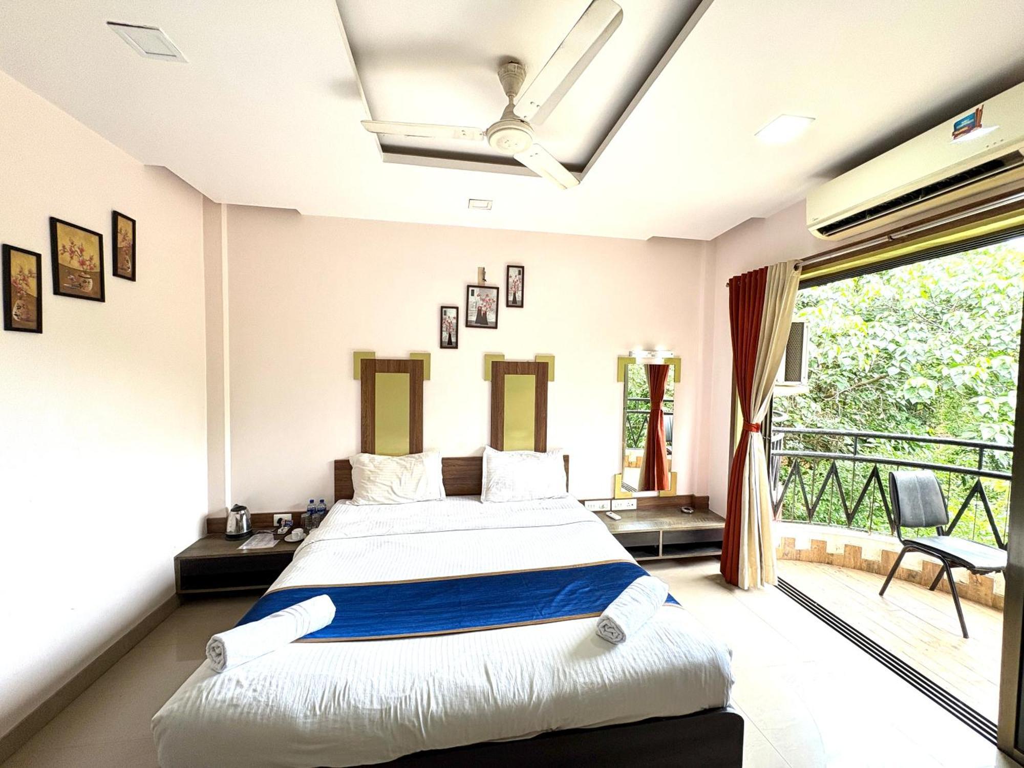 Hotel Laxmi Residency Лонавла Екстер'єр фото