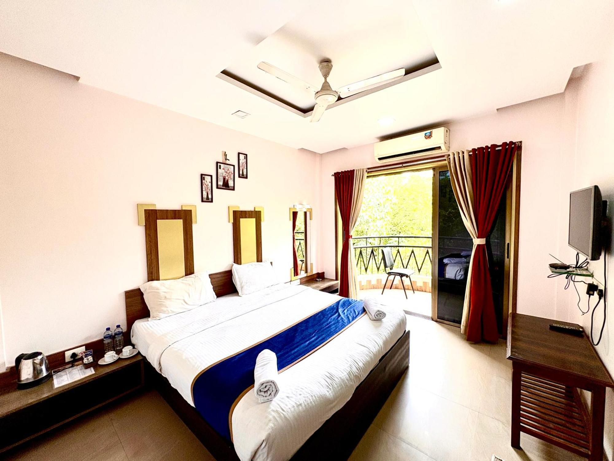 Hotel Laxmi Residency Лонавла Екстер'єр фото