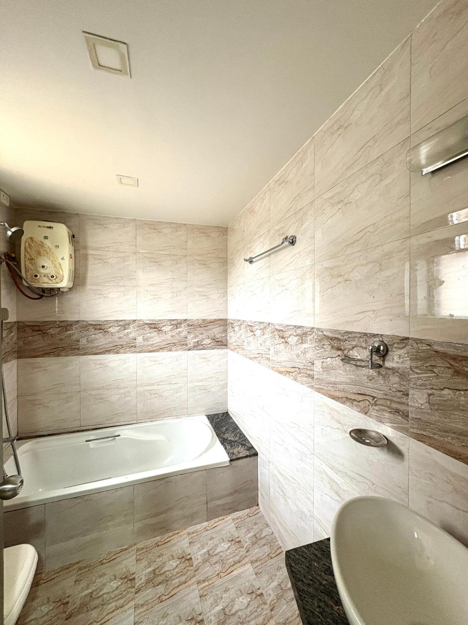 Hotel Laxmi Residency Лонавла Екстер'єр фото